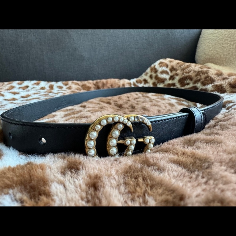 Gucci Black Leather Belt with Pearl GG Buckle